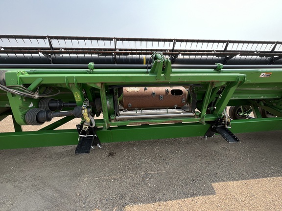 2011 John Deere 635D Header Combine