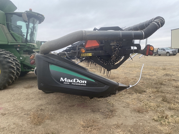 2014 MacDon FD75-40 Header Combine