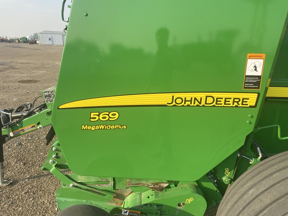 2017 John Deere 569 Baler/Round