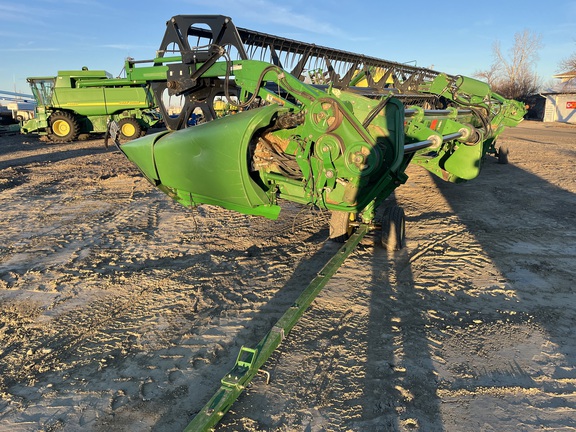 2010 John Deere 640D Header Combine