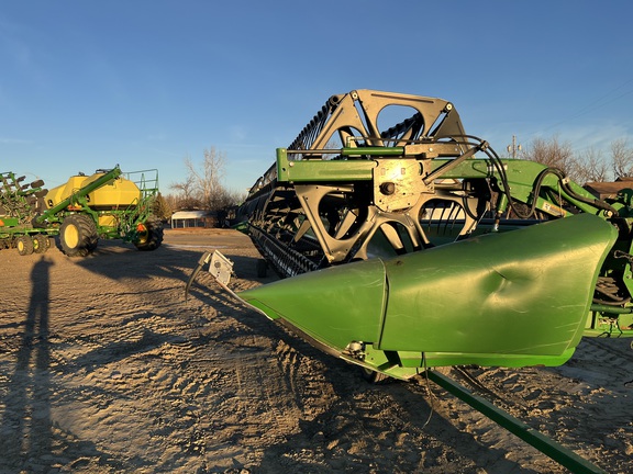 2010 John Deere 640D Header Combine