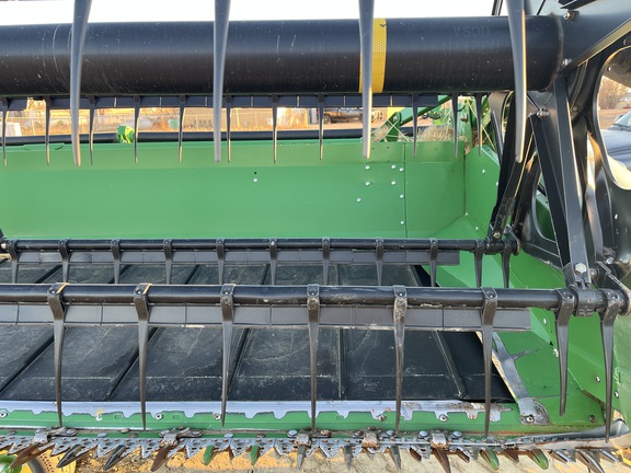 2010 John Deere 640D Header Combine