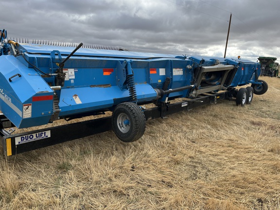 2015 Shelbourne XCV Header Combine