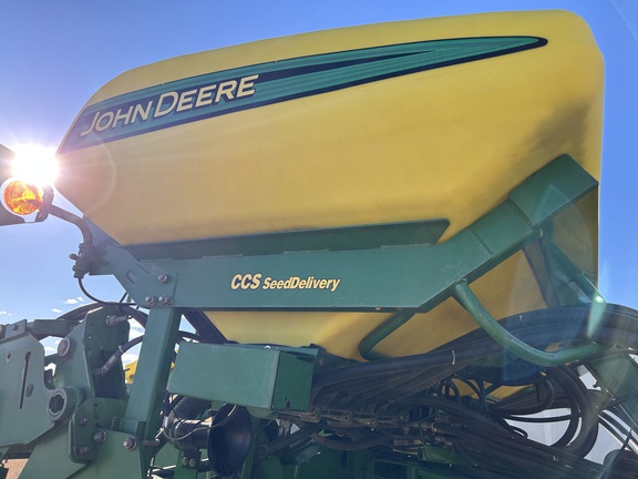 2003 John Deere 1770NT CCS Planter