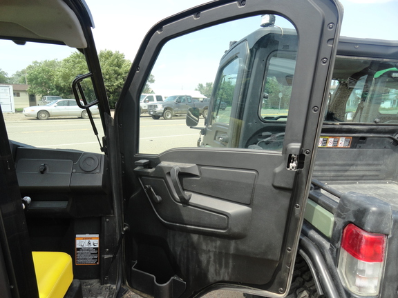 2022 John Deere XUV 835M ATV