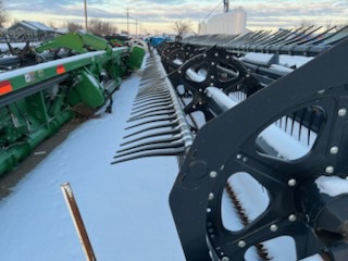 2019 MacDon FD140 Header Combine