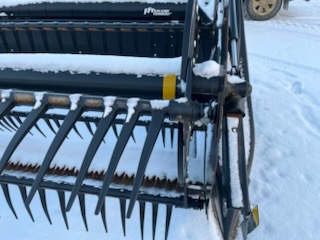 2019 MacDon FD140 Header Combine