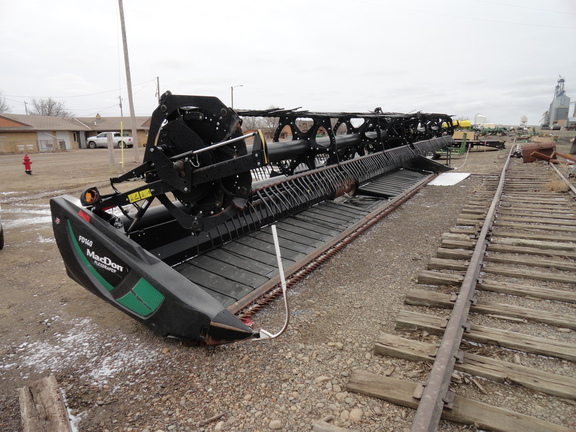 2019 MacDon FD140 Header Combine