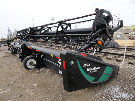 2019 MacDon FD140 Header Combine
