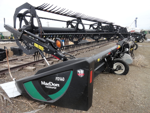 2019 MacDon FD140 Header Combine