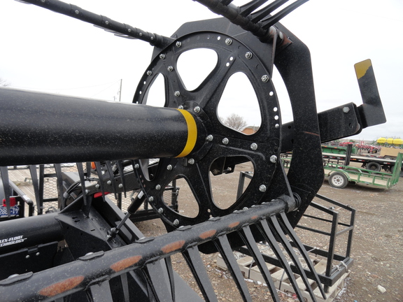 2019 MacDon FD140 Header Combine
