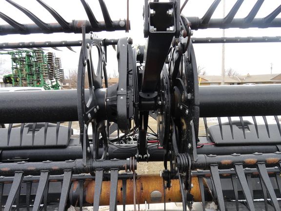 2019 MacDon FD140 Header Combine