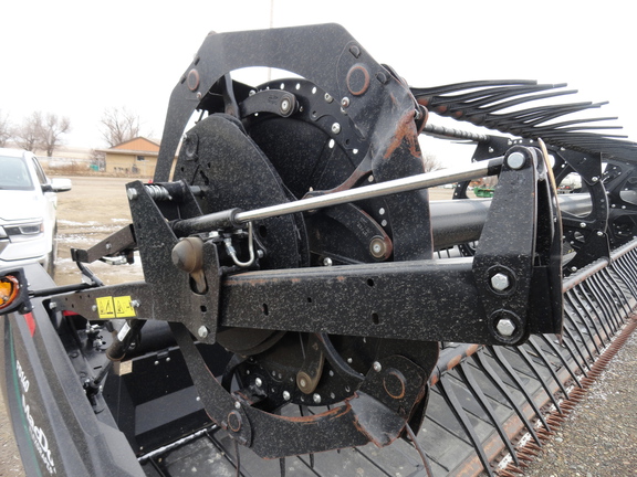 2019 MacDon FD140 Header Combine