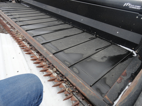 2019 MacDon FD140 Header Combine