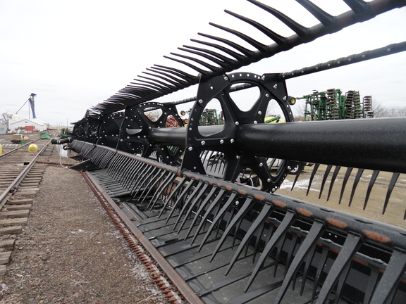 2019 MacDon FD140 Header Combine