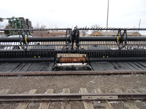 2019 MacDon FD140 Header Combine