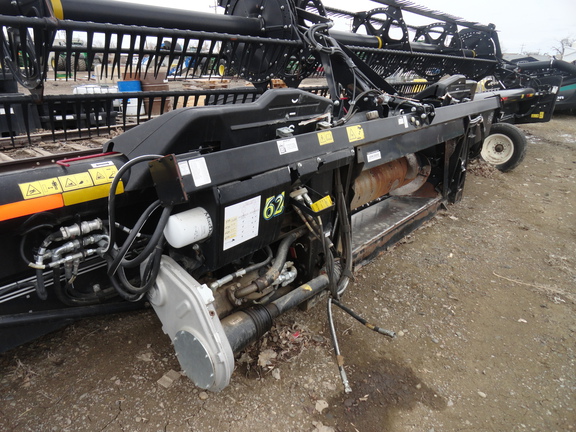 2019 MacDon FD140 Header Combine