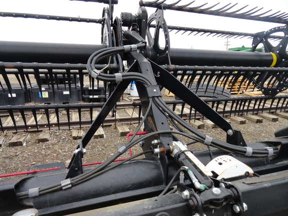 2019 MacDon FD140 Header Combine