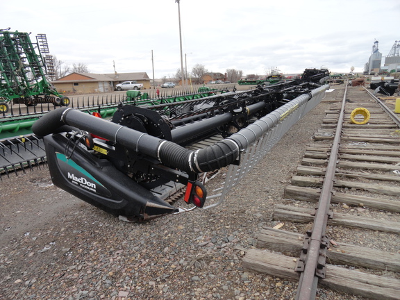 2014 MacDon FD75-40 Header Combine