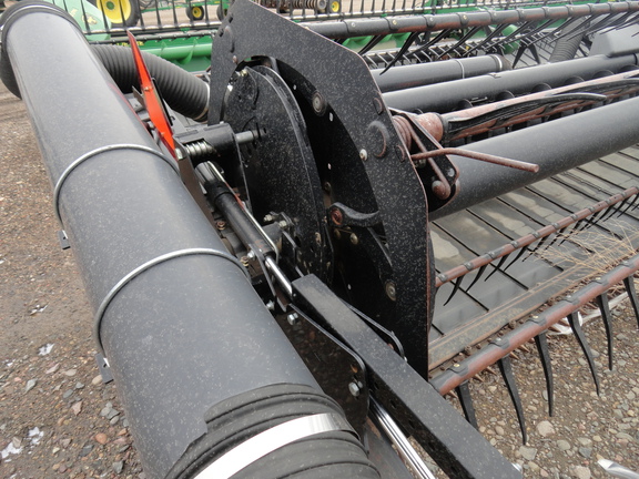 2014 MacDon FD75-40 Header Combine
