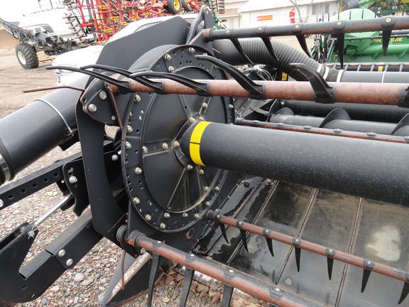 2014 MacDon FD75-40 Header Combine