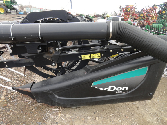 2014 MacDon FD75-40 Header Combine