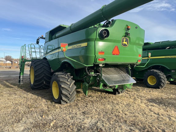 2018 John Deere S780 Combine