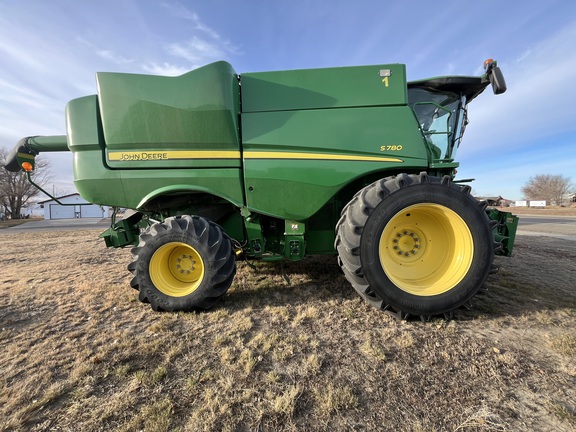 2018 John Deere S780 Combine
