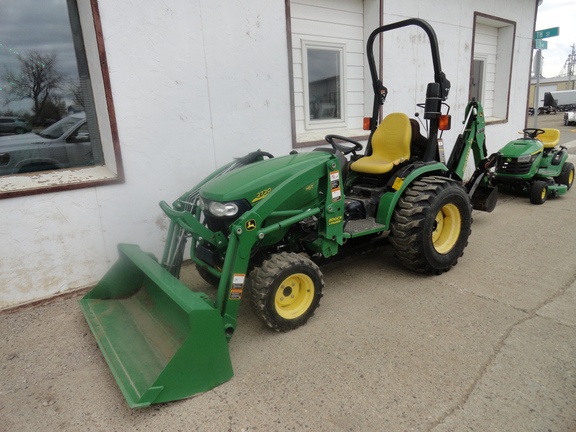 2012 John Deere 2720 CUT Tractor Compact