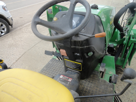 2012 John Deere 2720 CUT Tractor Compact