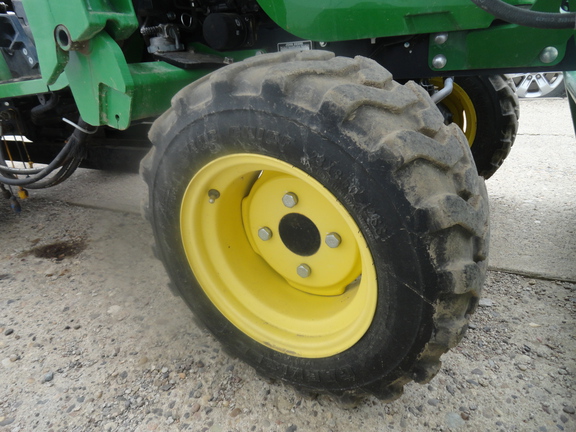 2012 John Deere 2720 CUT Tractor Compact