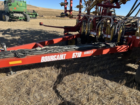 2005 Bourgault 5710 Air Seeder