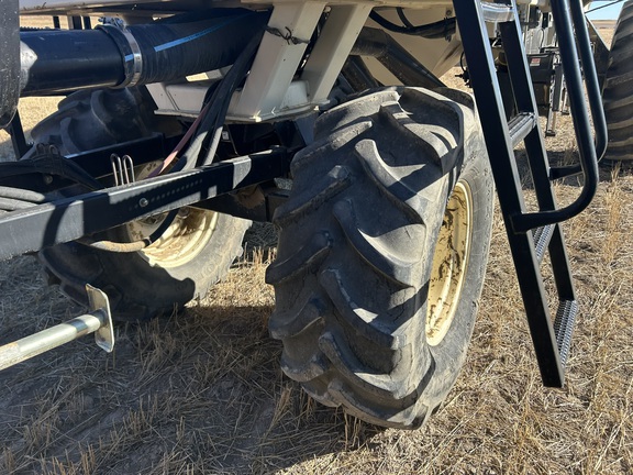 2005 Bourgault 5710 Air Seeder