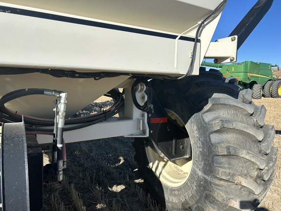 2005 Bourgault 5710 Air Seeder