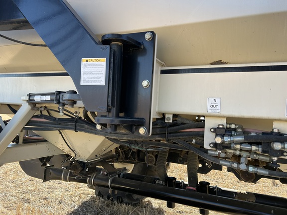 2005 Bourgault 5710 Air Seeder