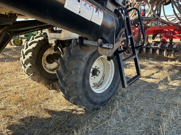 2005 Bourgault 5710 Air Seeder