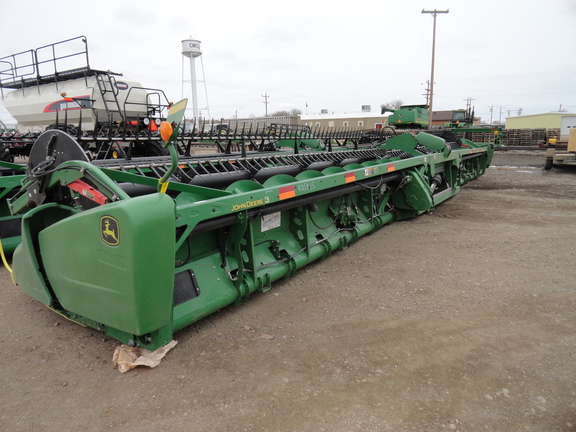 2019 John Deere 745FD Header Combine