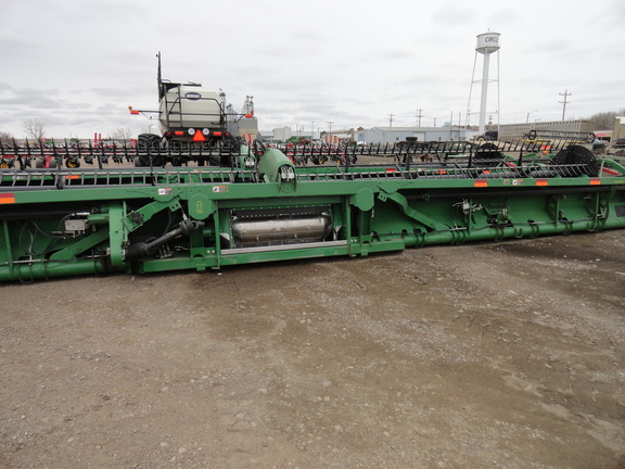 2019 John Deere 745FD Header Combine