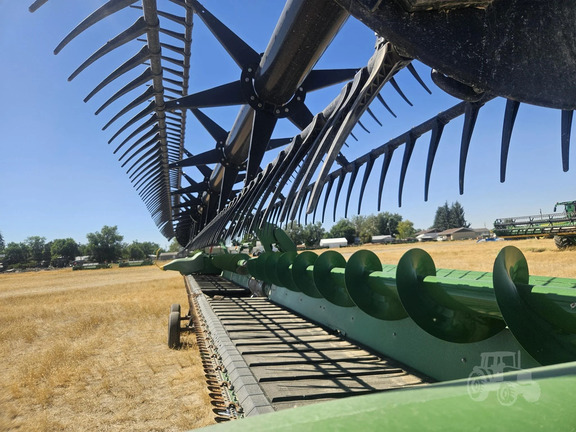 2019 John Deere 745FD Header Combine