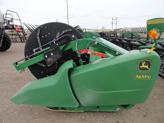 2019 John Deere 745FD Header Combine