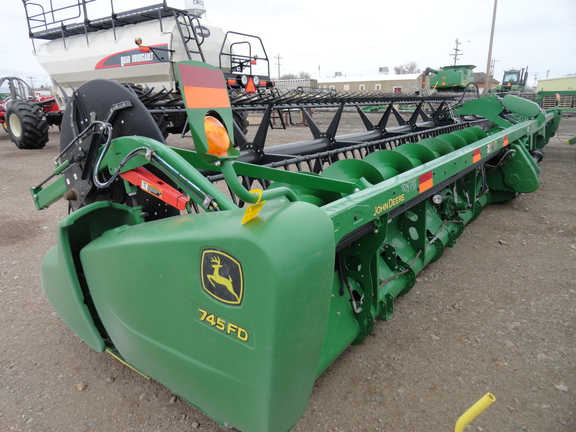 2019 John Deere 745FD Header Combine