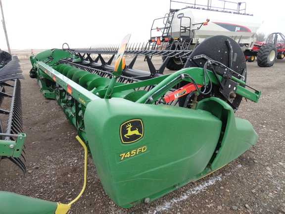 2019 John Deere 745FD Header Combine