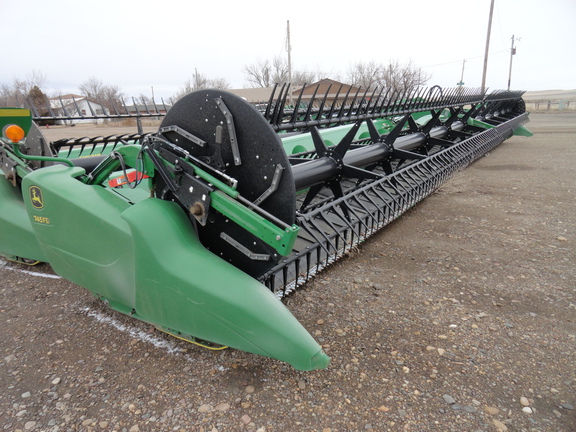 2019 John Deere 745FD Header Combine