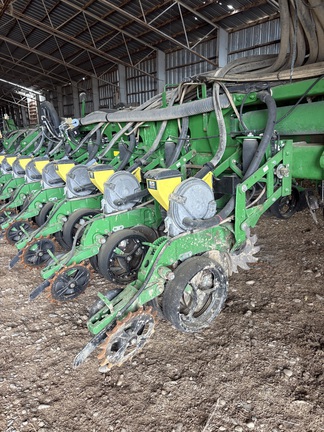 2012 John Deere 1770NT CCS Planter