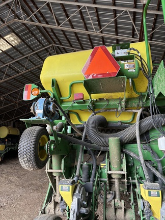 2012 John Deere 1770NT CCS Planter