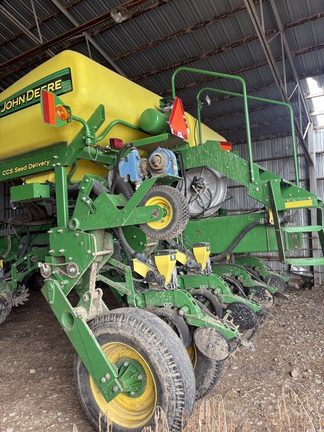 2012 John Deere 1770NT CCS Planter