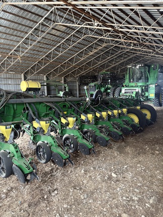 2012 John Deere 1770NT CCS Planter
