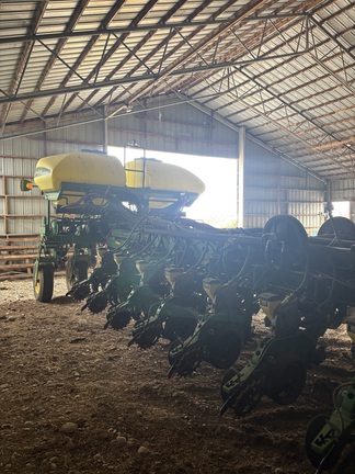 2012 John Deere 1770NT CCS Planter