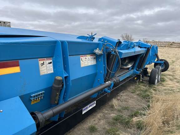 2014 Shelbourne XCV36 Header Combine