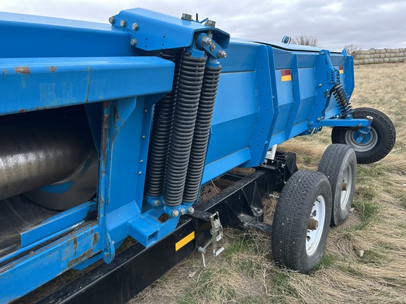 2014 Shelbourne XCV36 Header Combine